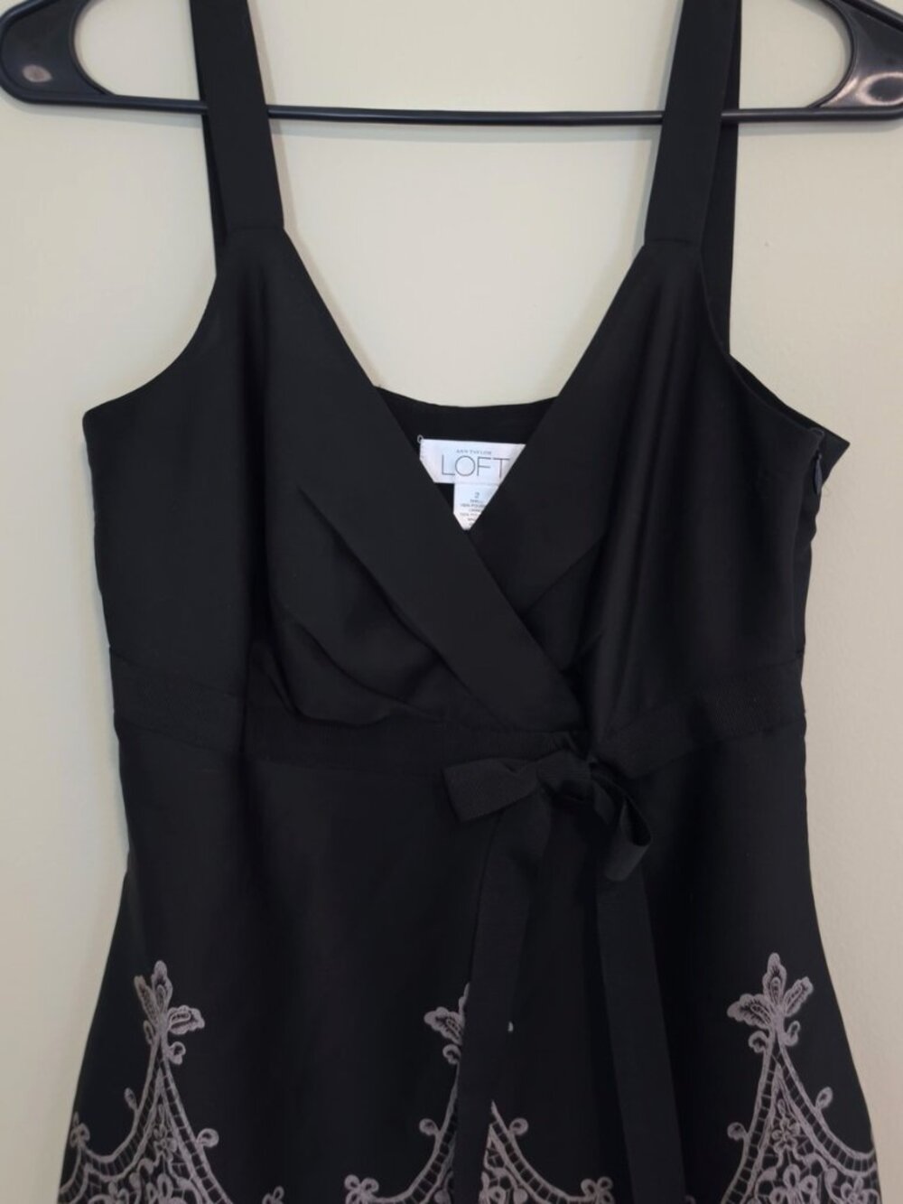 Ann Taylor LOFT Black & Taupe Printed Lace Empire Waist Top - Size 2